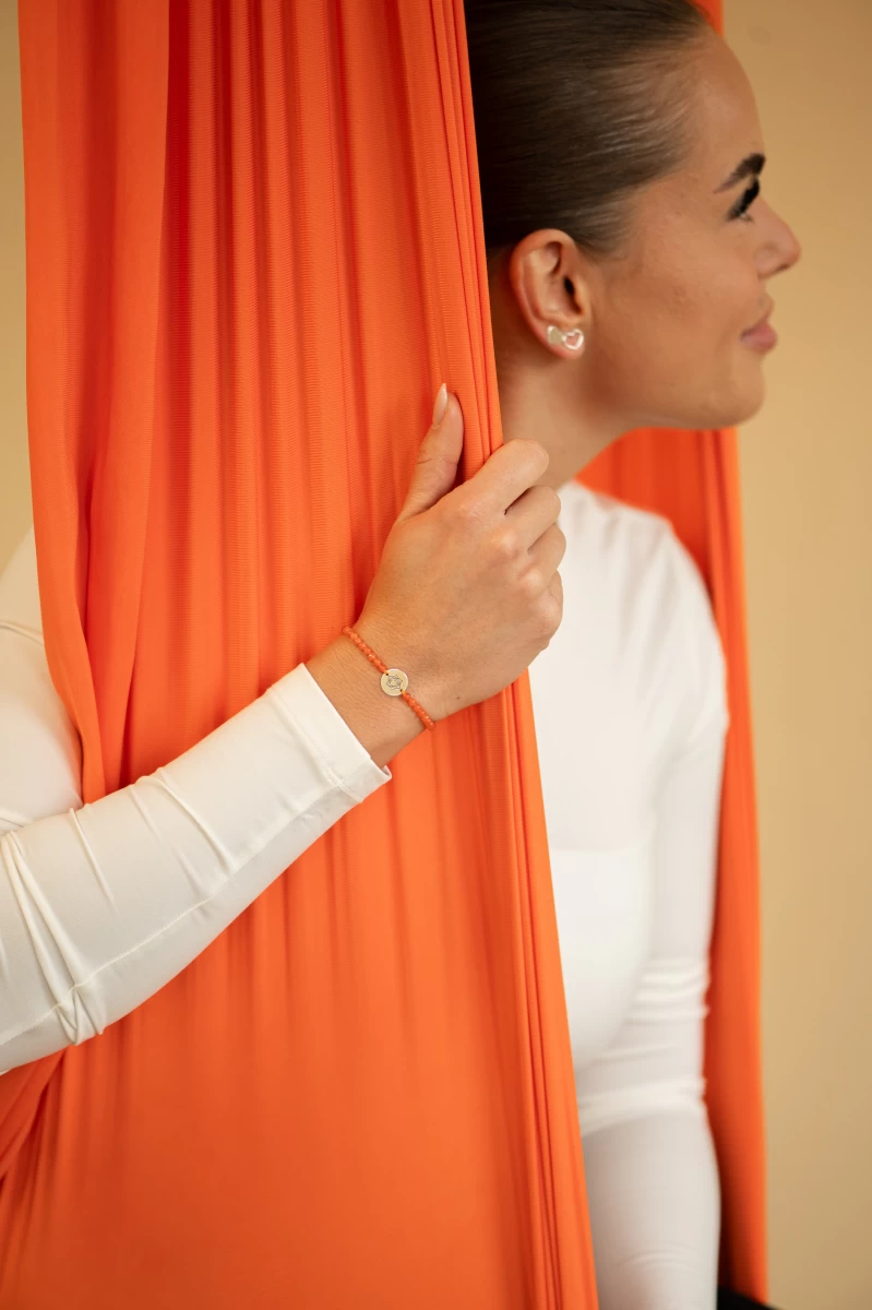 Sakralna čakra roza zlato 14K makrame zapestnica