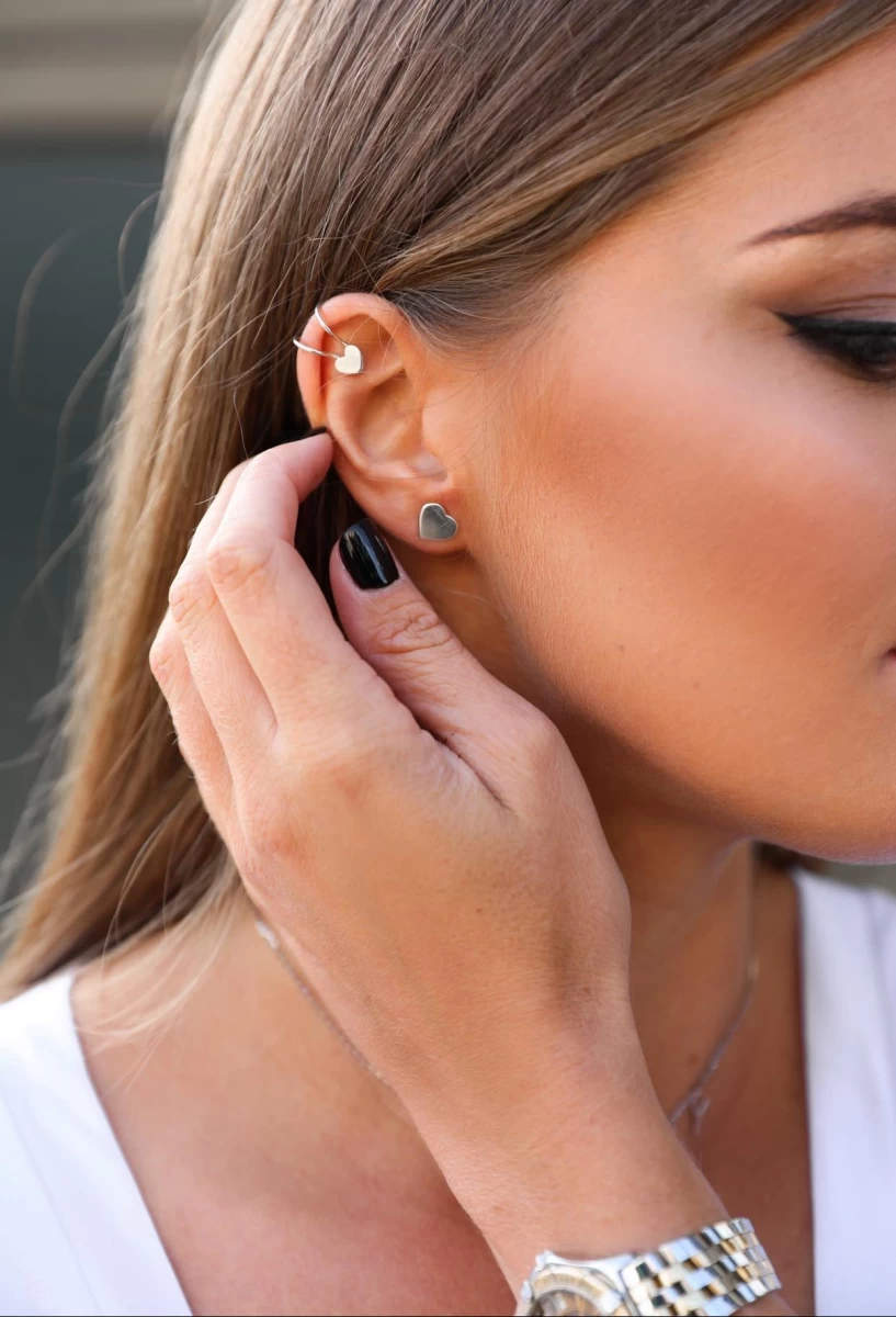 Srebrna ušesna manšeta v obliki srca