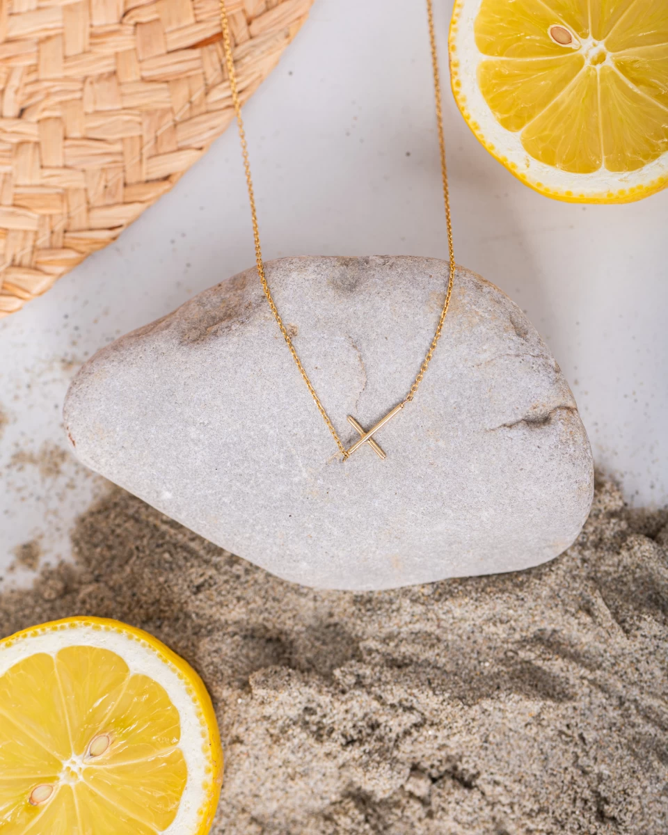 Srebrna ogrlica s križcem