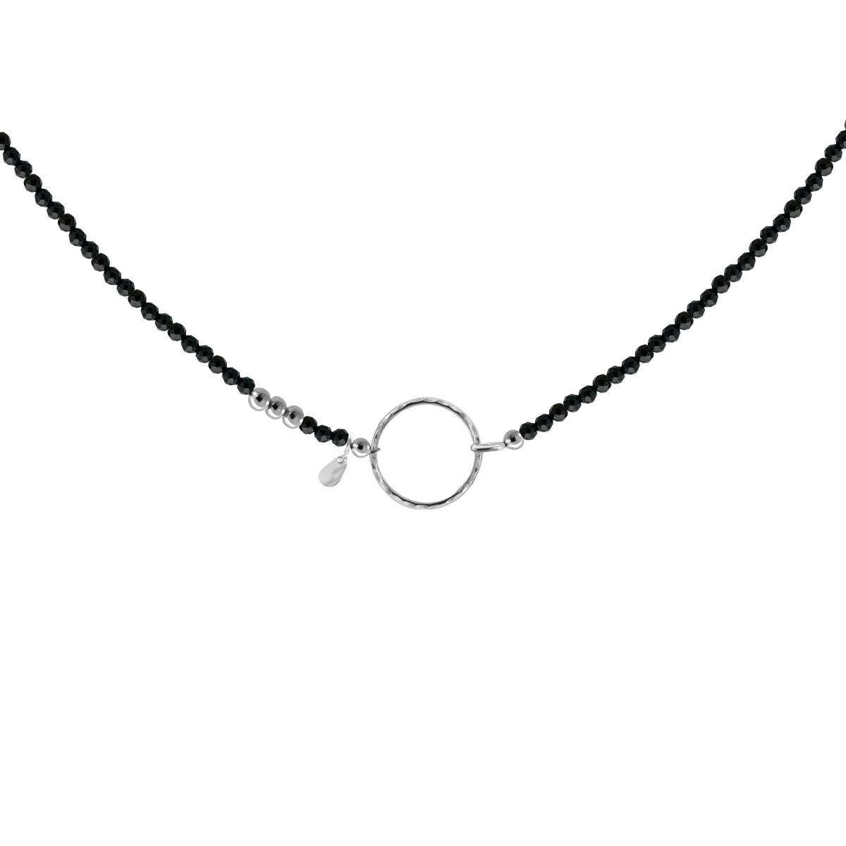 Ogrlica iz srebra 925 s konturnim okroglim obeskom z gravuro in dragim kamnom spinel