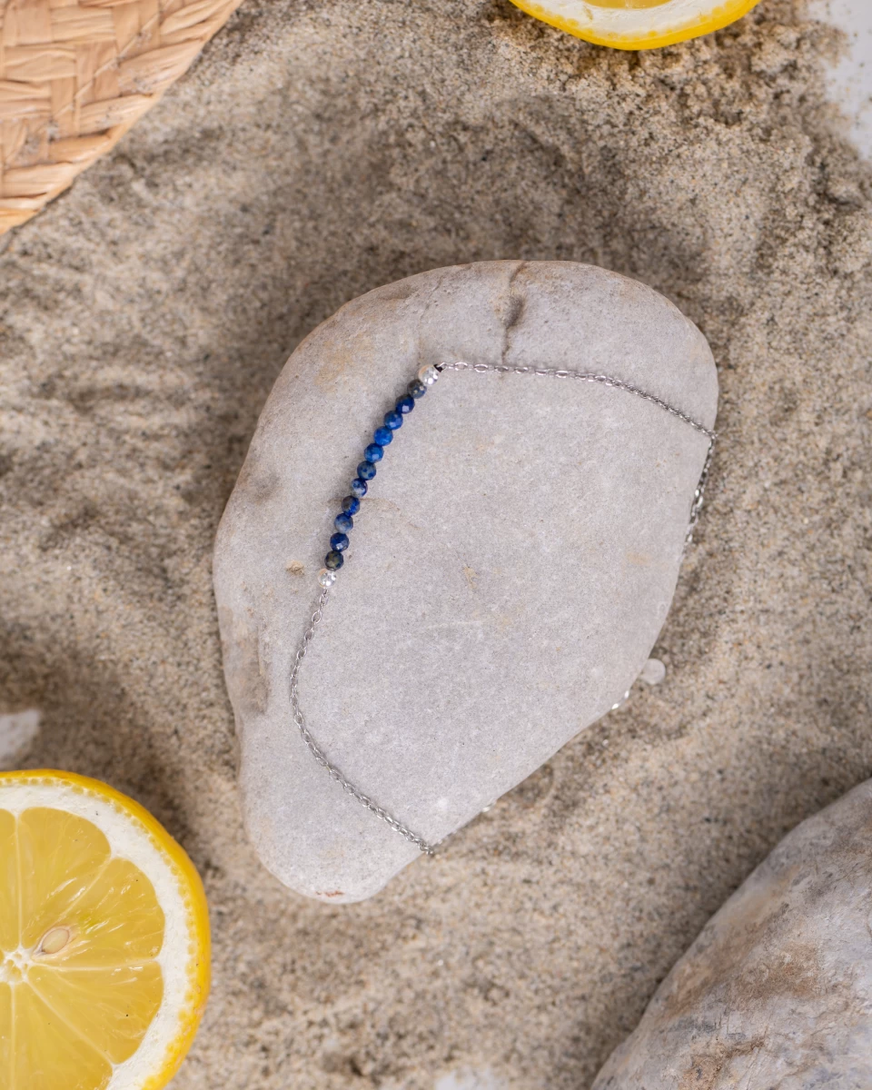 Gleženjska verižica z dragim kamnom lapis lazuli iz srebra 925