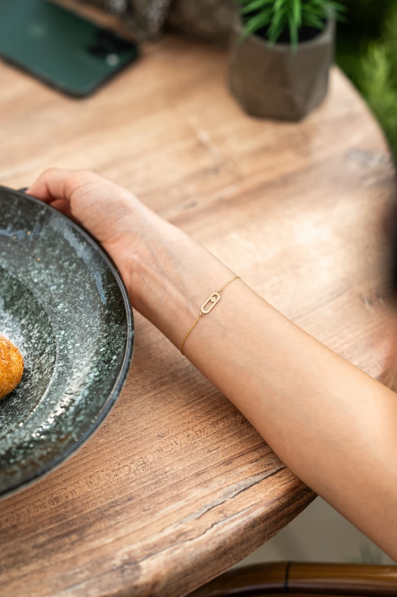 Zapestnica iz roza zlata 14K v obliki varnostne zaponke