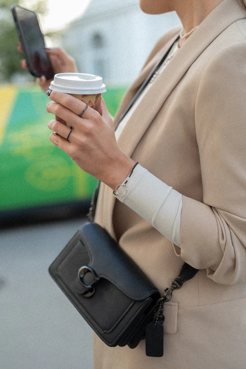 Mineralni prstan iz hematita