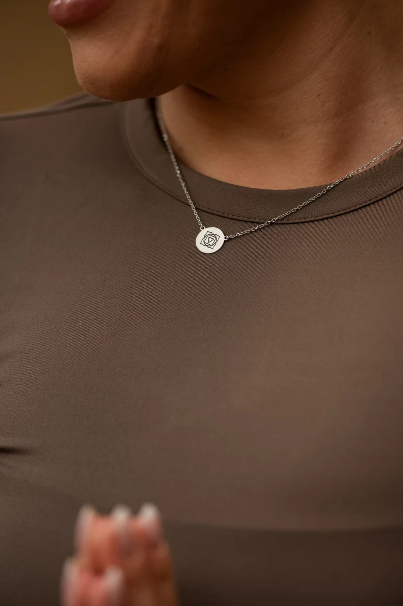 Ogrlica iz roza zlata 14K s korensko čakro