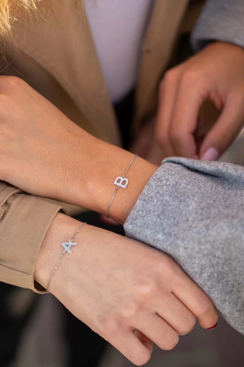 Srebrna 925 zapestnica s črko N